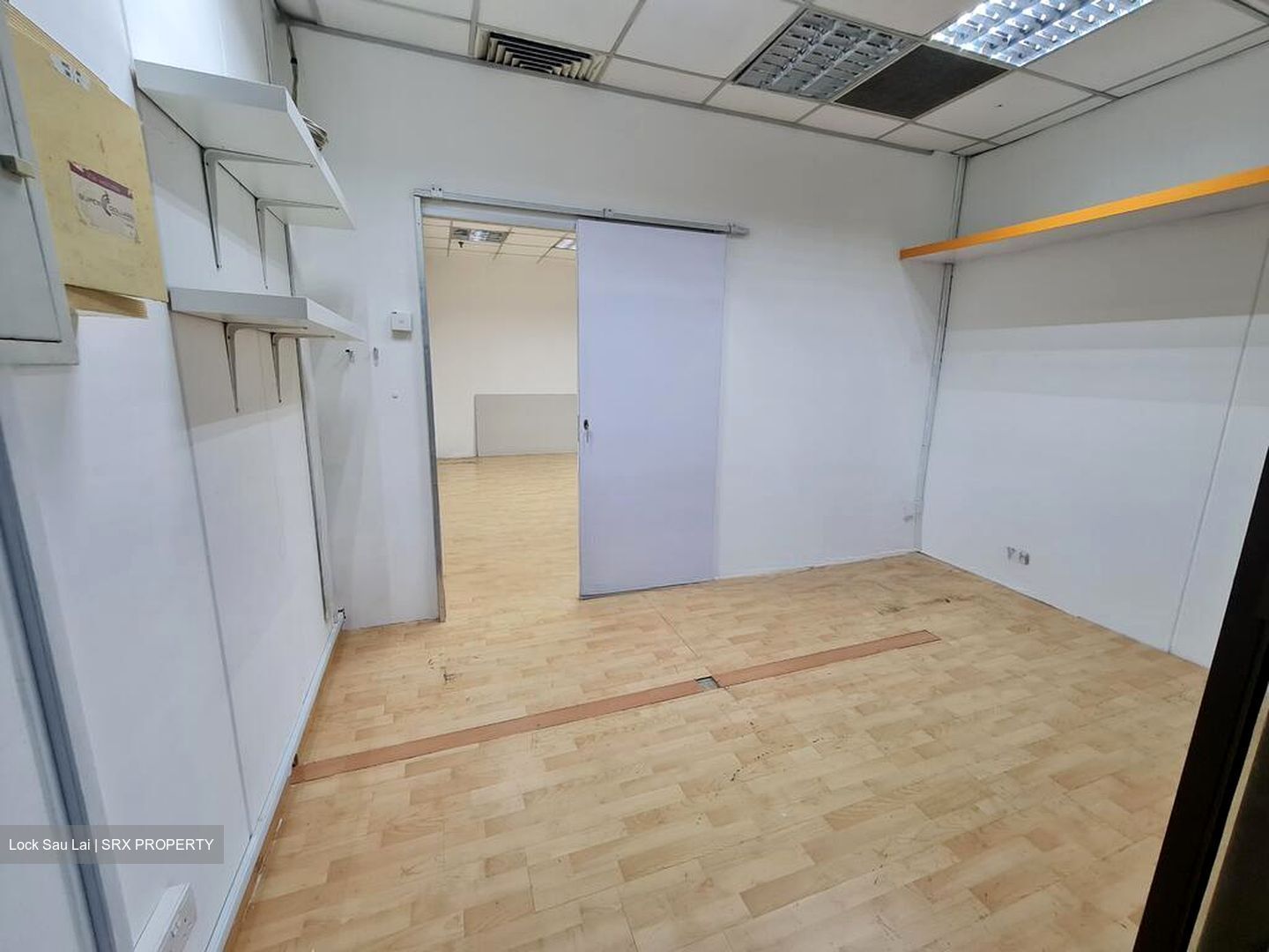Sim Lim Square (D7), Shop House #497055921